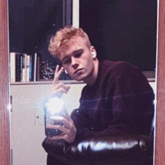 Meet your Posher, Evan - Picture 1 of 3